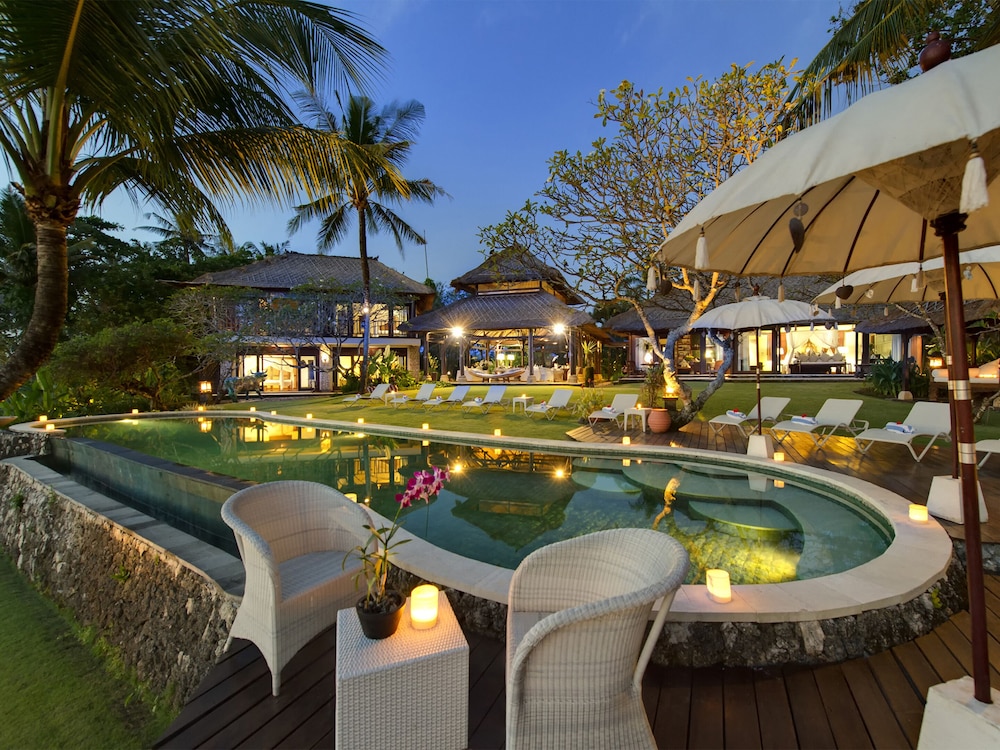 Sungai Tinggi Beach Villa - Image 5