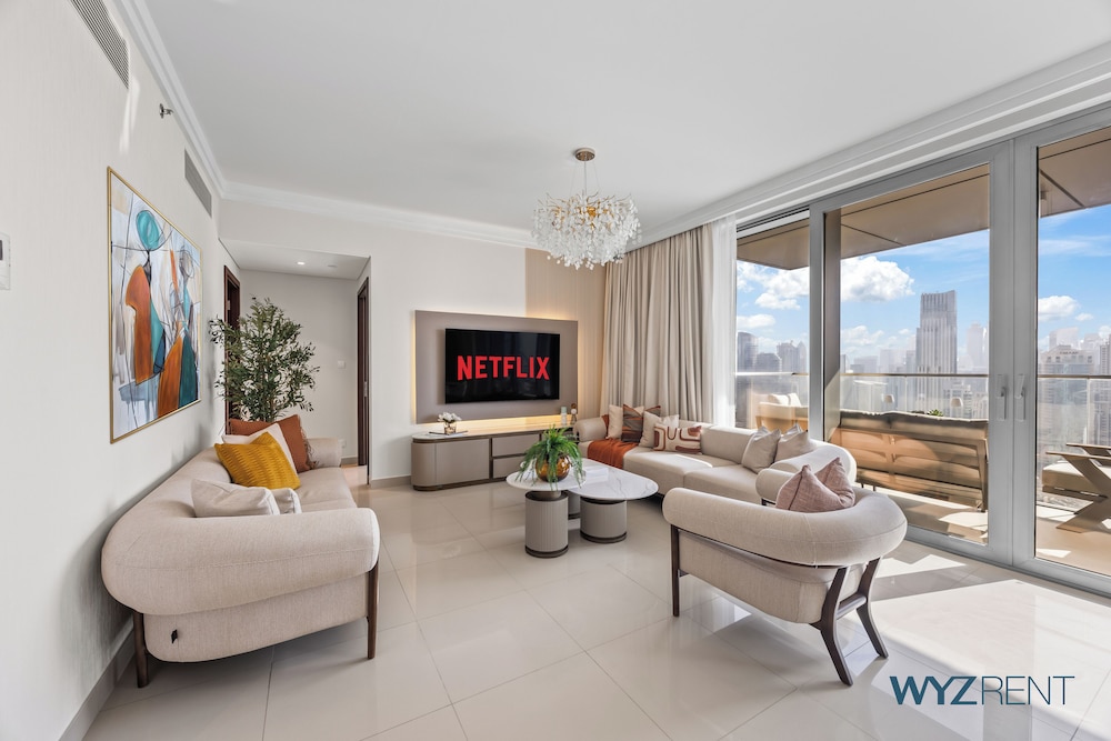 Prestigious 3.5 BR in Boulevard