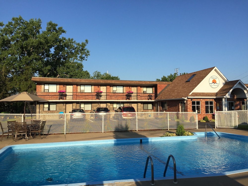 Motel et Appartements du Fleuve