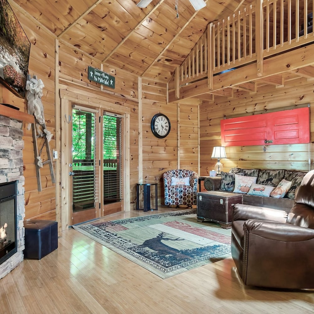 Yurt I Game Room Hot Tub I Sleeps 8 I 2BR 2BA