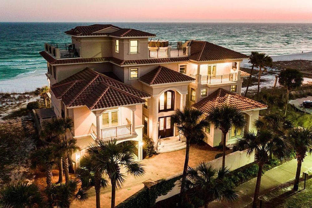 Capitano 7 Bedroom Holiday Home by Five Star Properties