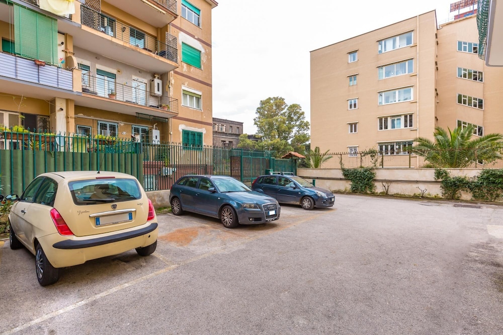 Posillipo Bright Apartment With Parking Space