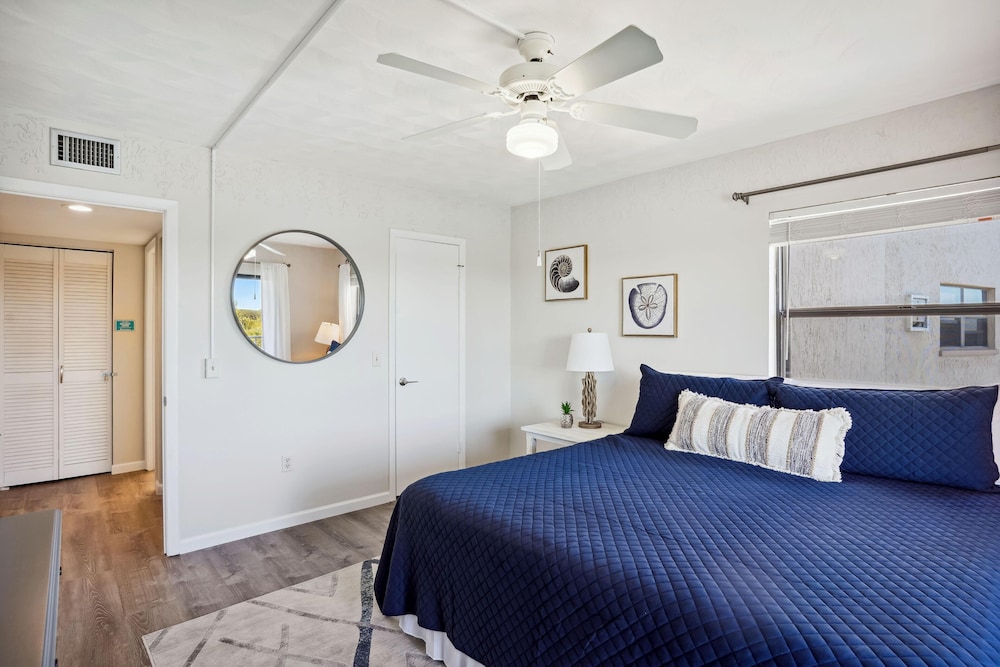 Bayshore Yacht & Tennis 409 - Premier