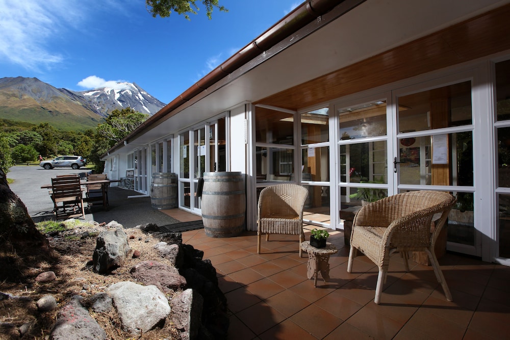 Dawson Falls Mountain Lodge