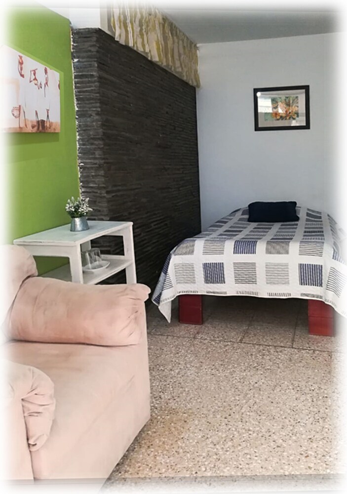 Gaudy´s Eco Hotel - Hostel