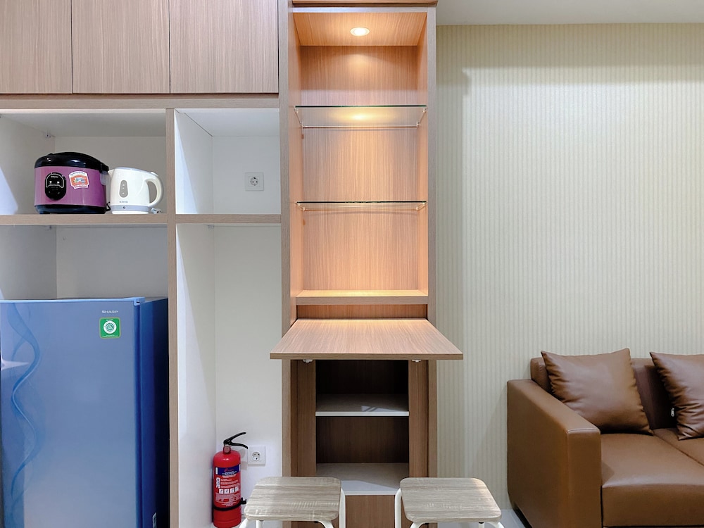 Minimalist And Enjoy Living 1Br Vasanta Innopark Apartment