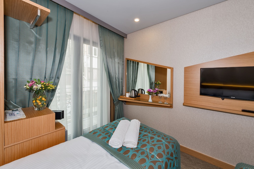 Genova Hotel - Image 27