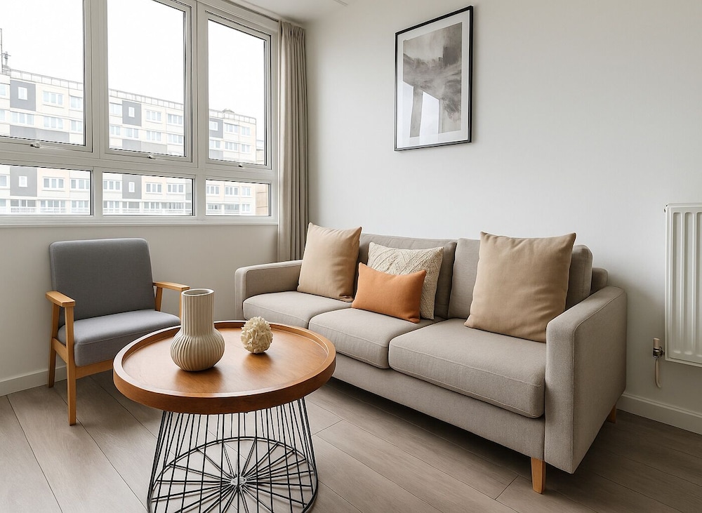Elegant 2 Bedroom Apartment in Battersea