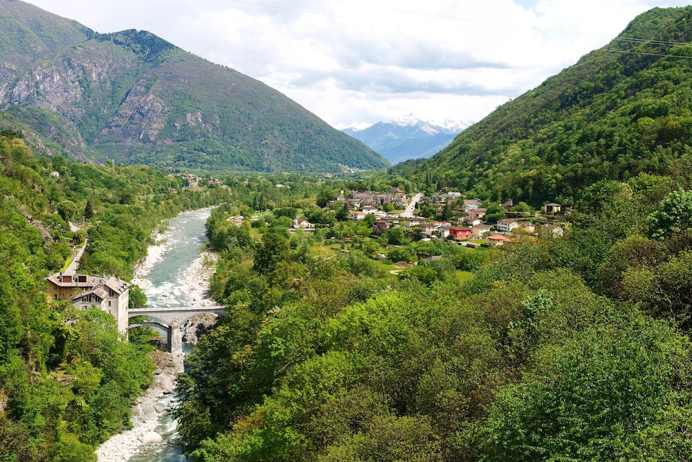 Mountain Views In Camedo