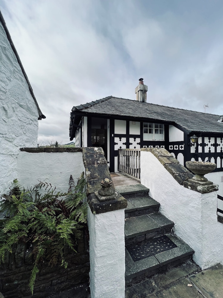 Pentre Cerrig Country House