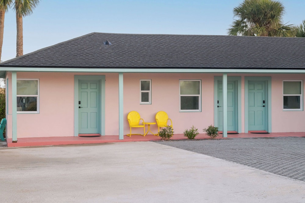 Haleys Court Boutique Motel