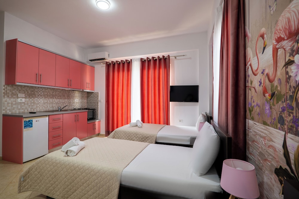 Atlantis Hotel & Apartments