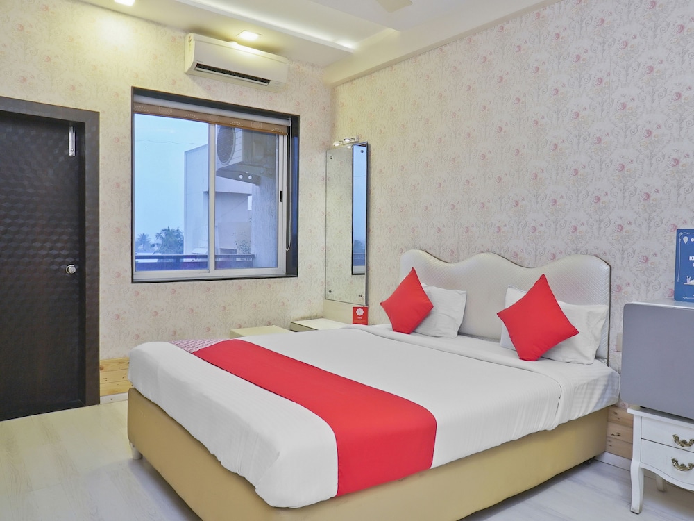 OYO 23524 Shades Of Royal view 4