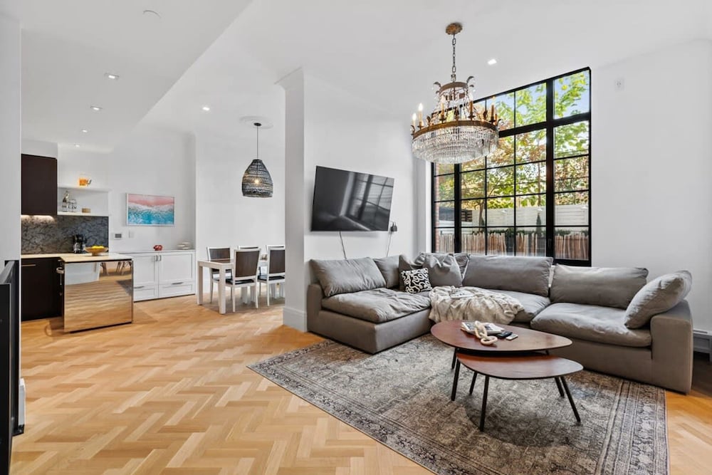 Clinton by Rovetravel 3BR Duplex w Backyard