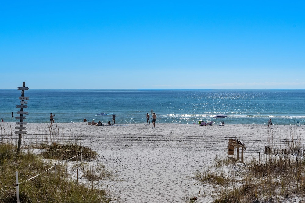 30A Florida Flashback by Avantstay Private Pool Golf Cart 3 Blocks to Beach