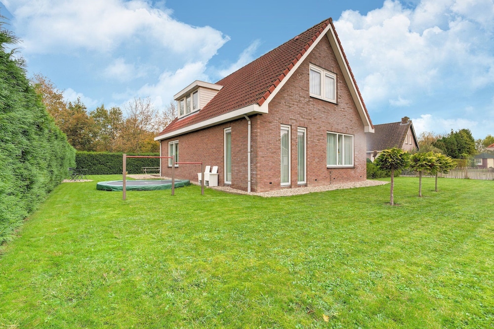 Captivating Holiday Home in Zeewolde near Forest view 3