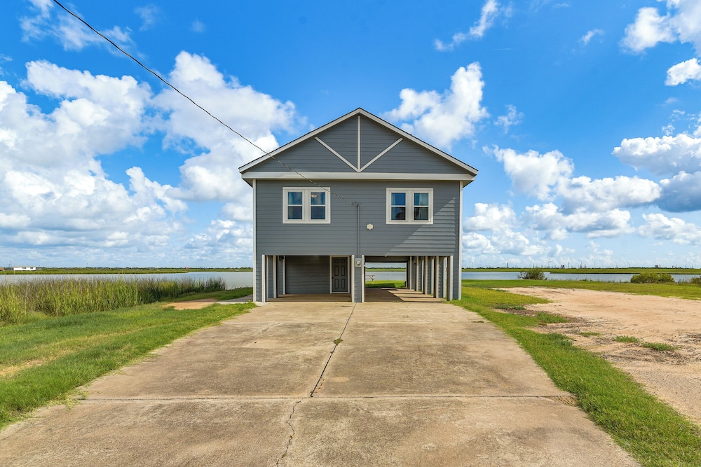 Private Home on Lagoon w/ Views in Hitchcock!