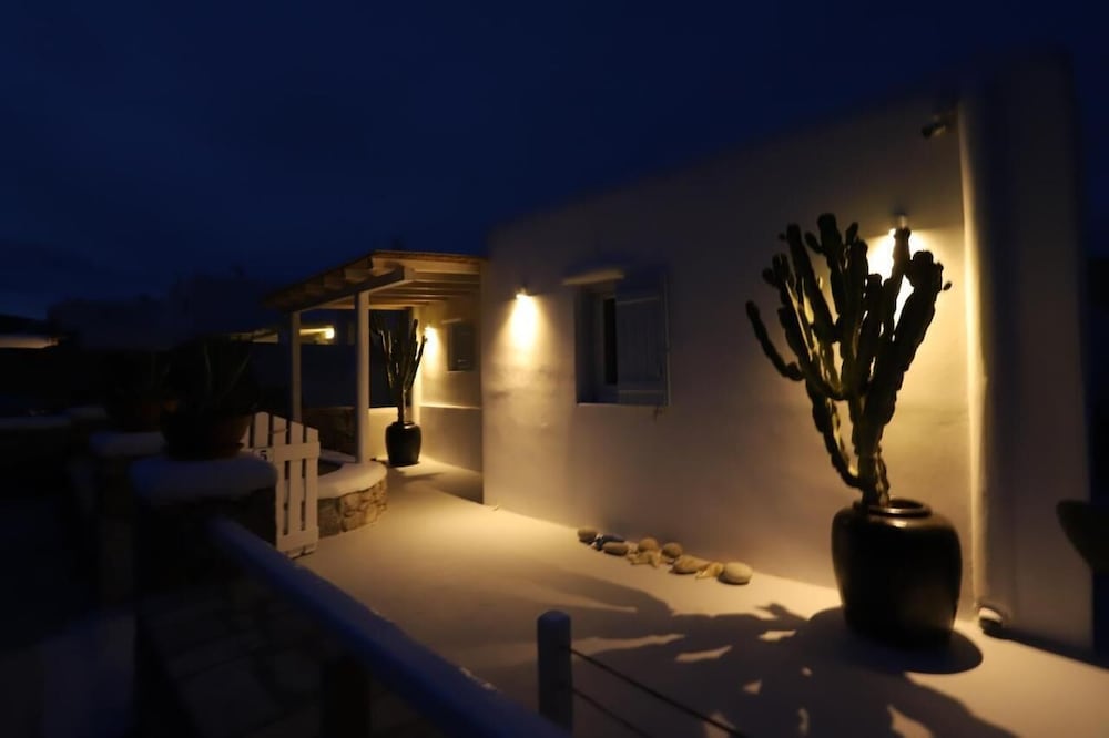 Villa Princess 5 4Bed with Small Tub Panormos Beach view 5