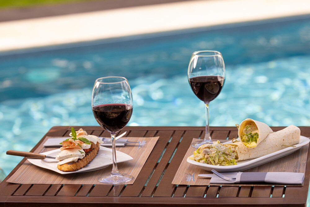 ENALIO Suites