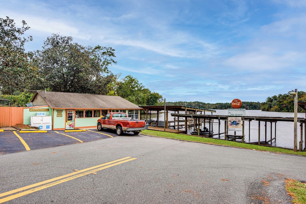 Lake Talquin Townhome at Whippoorwill Lodge!