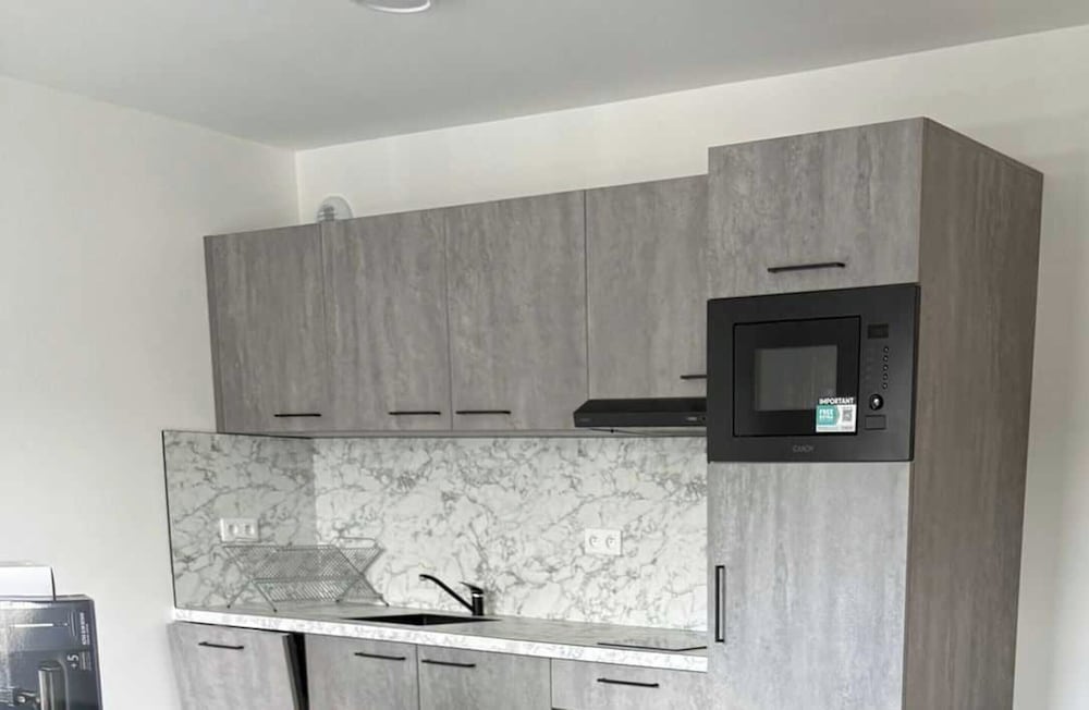 Charming Appt - 3bdr/8p - Near Paris & La Defense