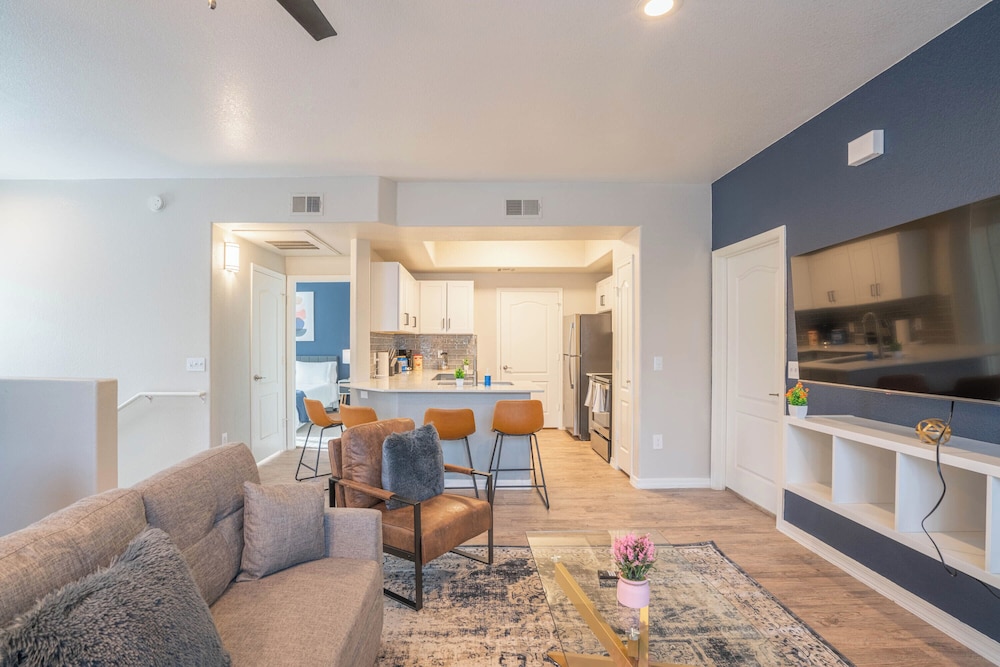 ROVE LIVING/KB - Lex on Central