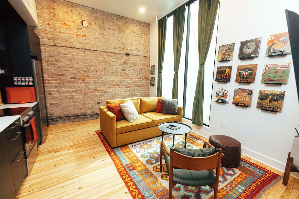 Loft 303 - The William - Atrium - Chic - Walkable