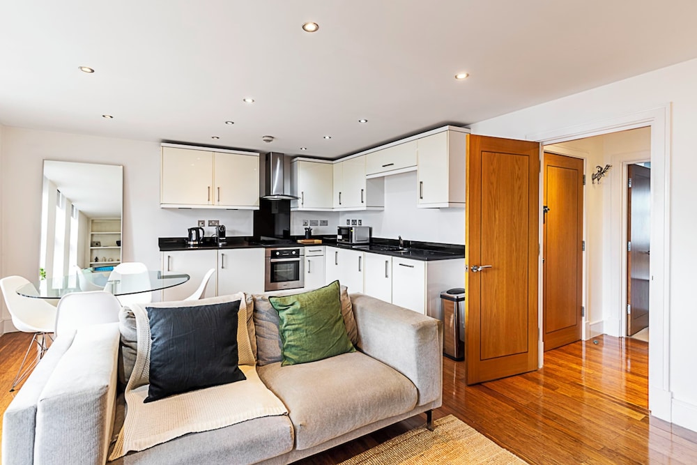 Stylish One Bedroom Apartment