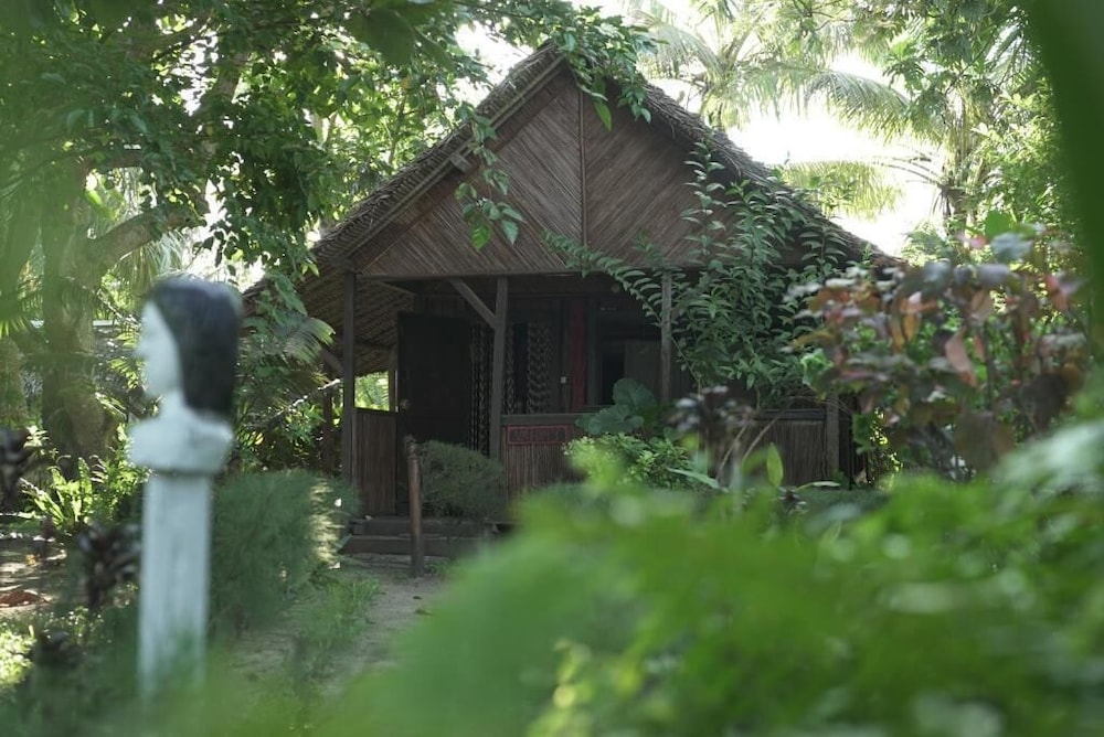 Analatsara Eco Lodge