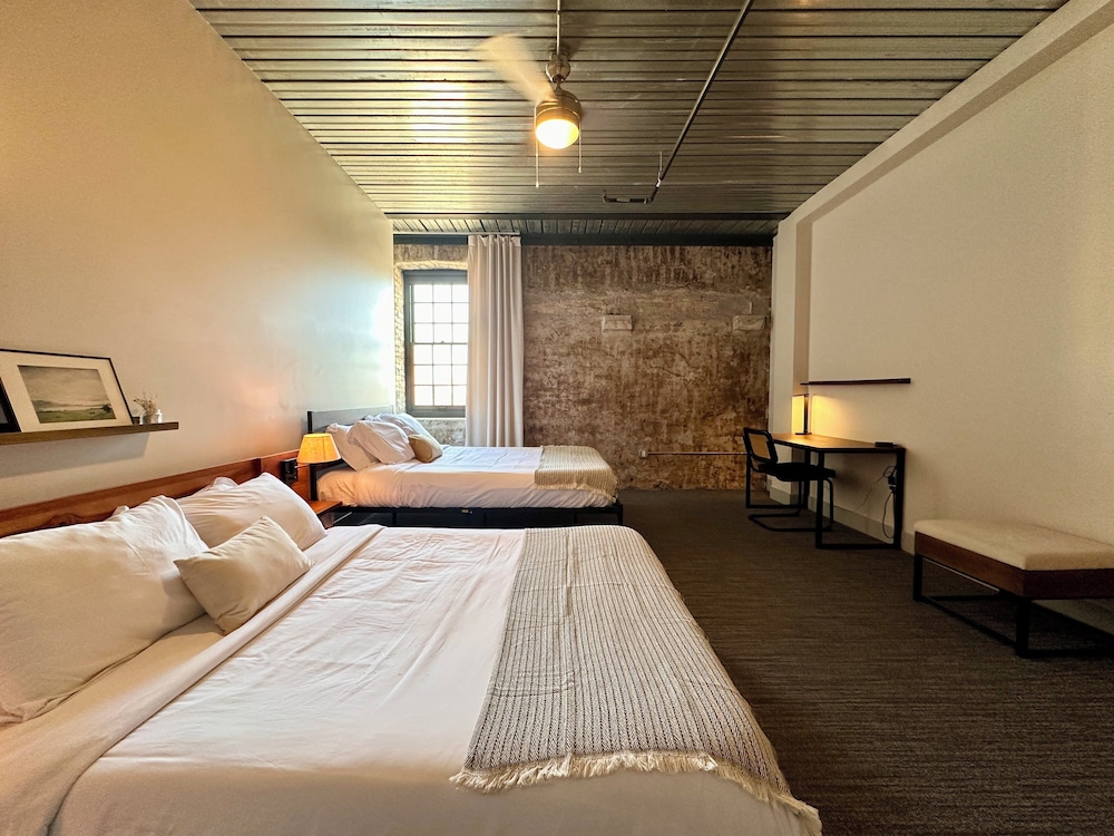 Brewery District Apartment Near Fiserv with Rooftop, Gym, and Parking