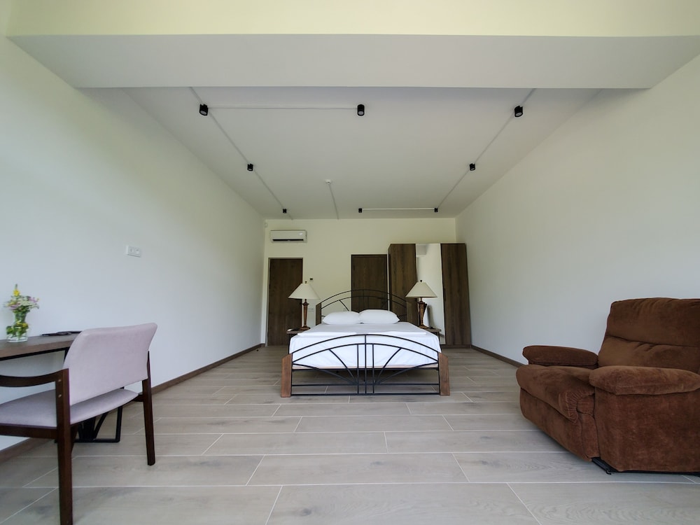 The Whispering Oaks Retreat