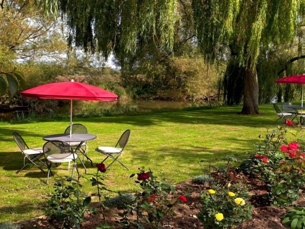 Oxford Vacations - Cherbridge Lodges Riverside Lodges Short Lets - Property Image 8