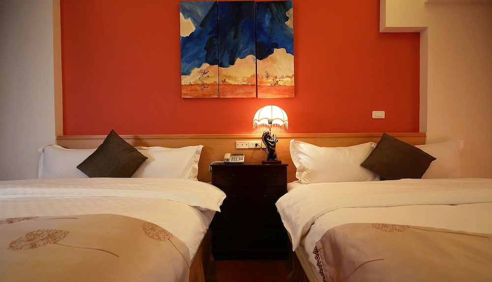 Pine Sea and Flower Hostel