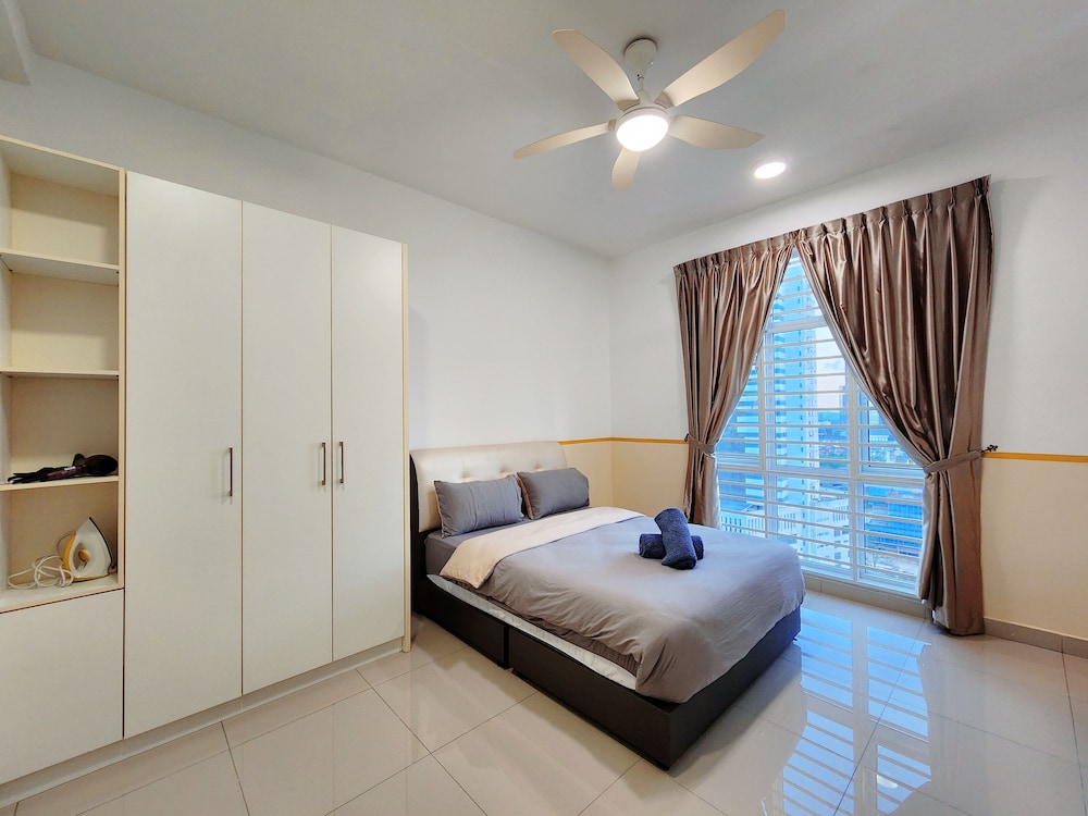 Twin Galaxy Residences by Widebed JB
