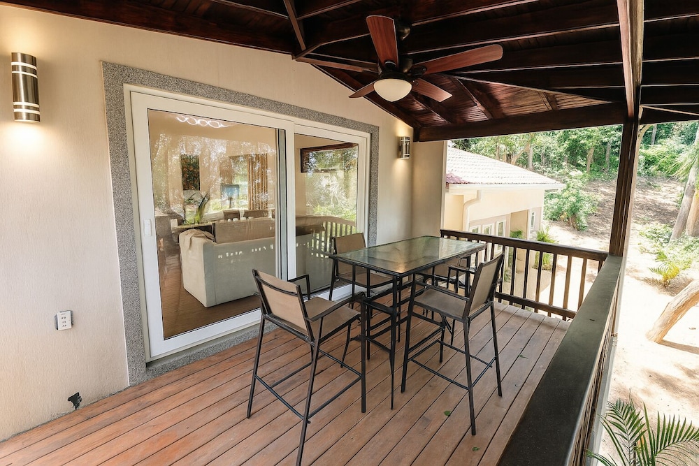 Casa Luminiere- Keyhole Bay #5 3 Bedroom Home