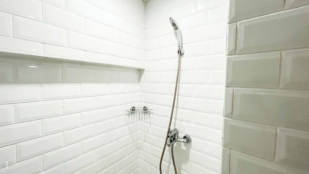Spacious 3Br At Kingland Avenue Apartment