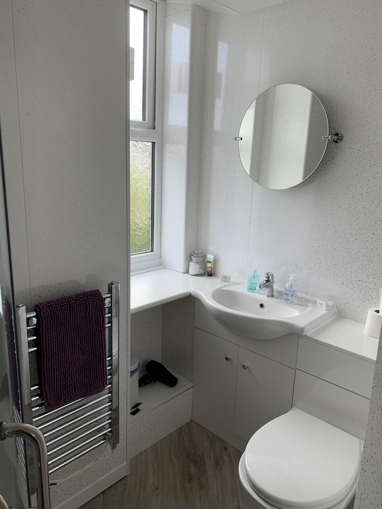 The Village Inn and Kirtle House B&B