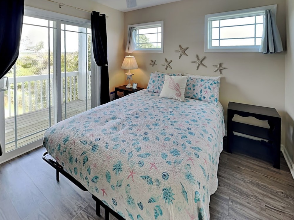 Lovin' Lowe Tide by Topsail Realty