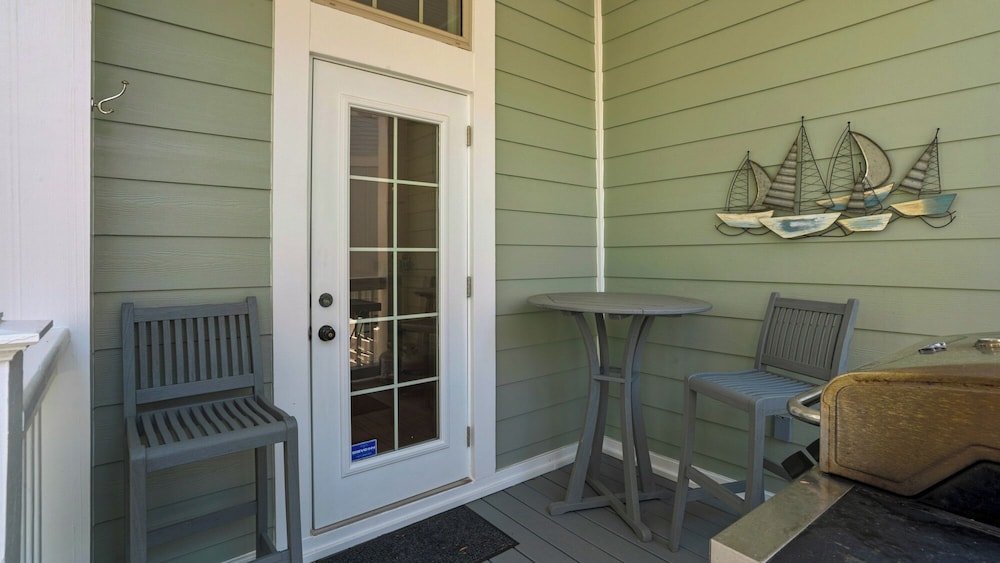 30A Stay With Pool & Beach Access + Free Attraction Tickets!