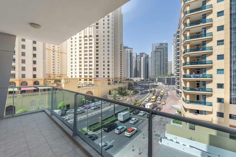 Exceptional and Stunning 1 Bedroom in Dubai Marina