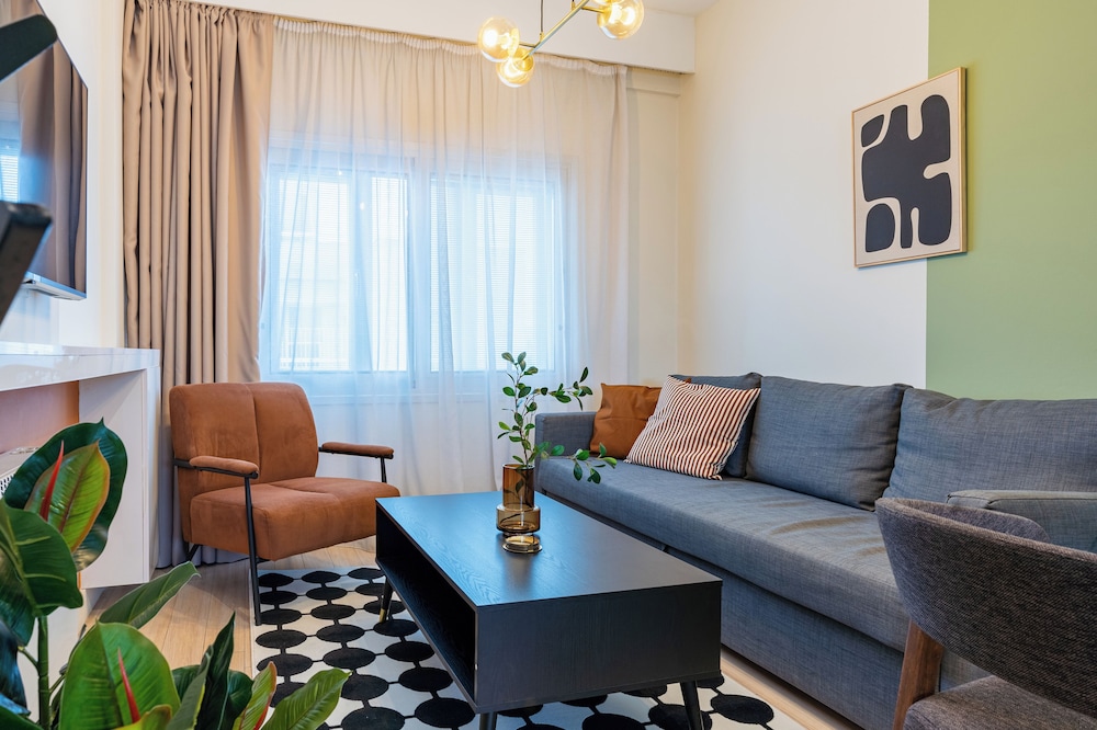 Local Host Living - Signature Apartments in Nicosia