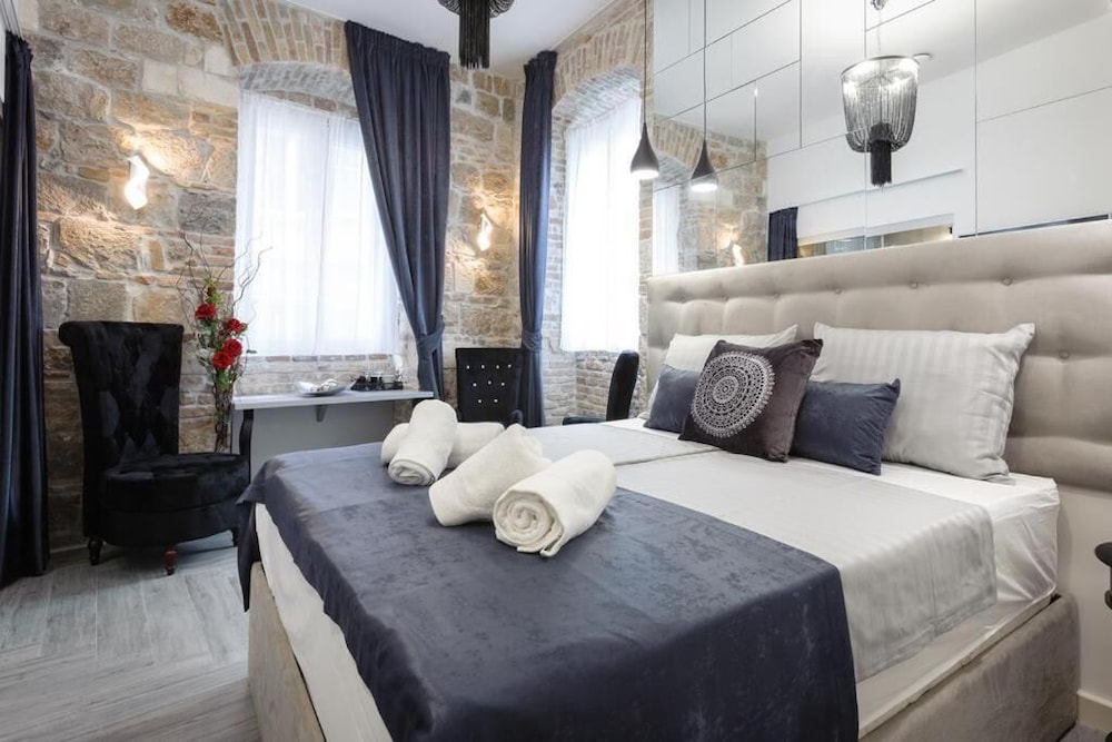 Avangarde Luxury Rooms en Split — bedroom