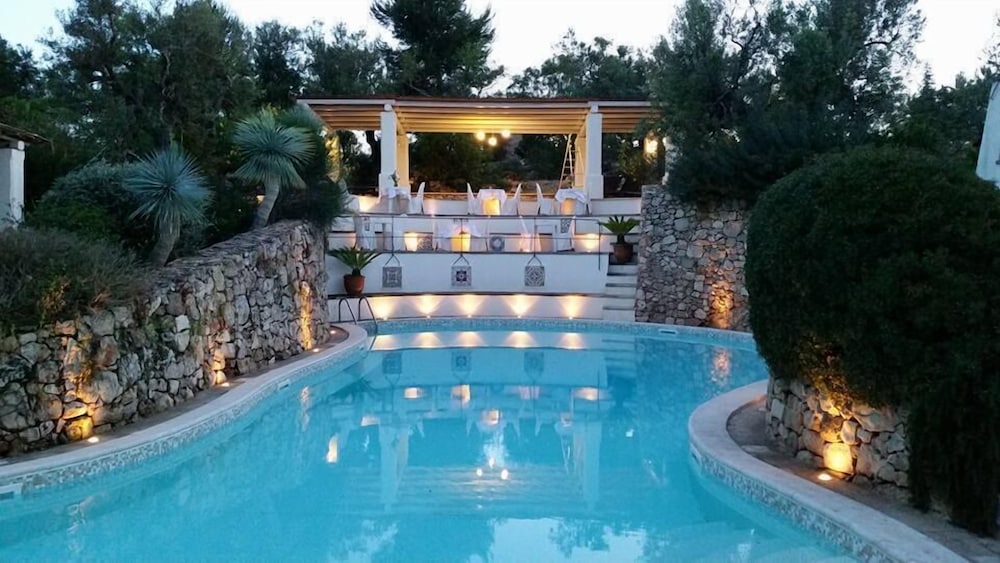 Tia Maria Country Inn
