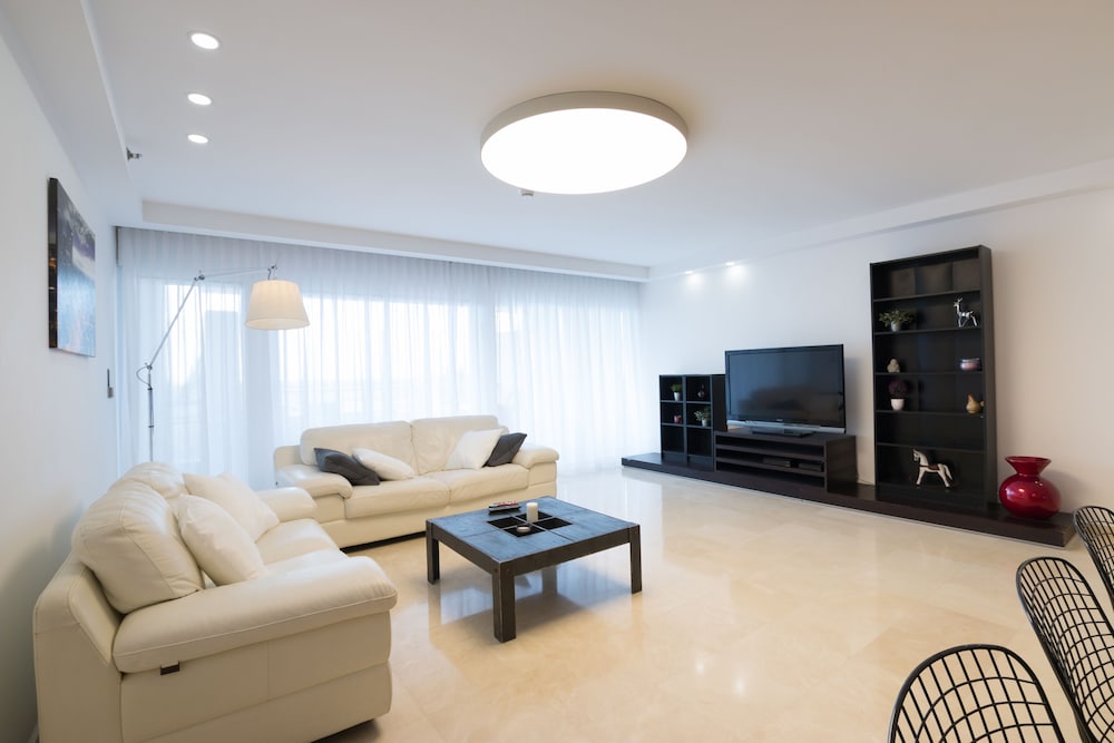High Class Condo at Marina by FeelHome