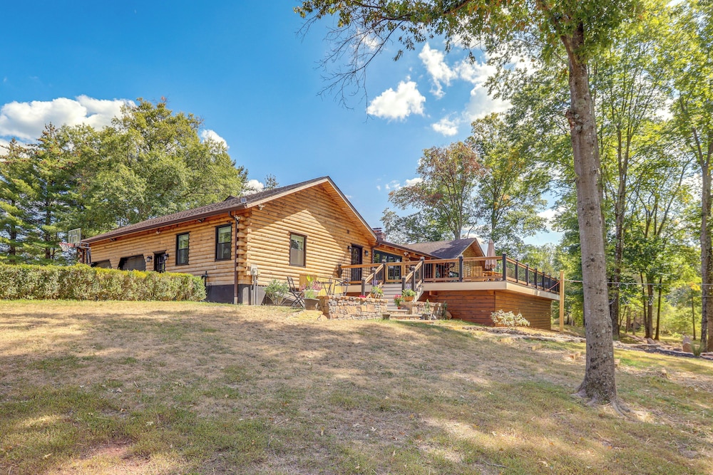 Deck, Sauna & Fire Pits: Upscale Belle Mead Cabin