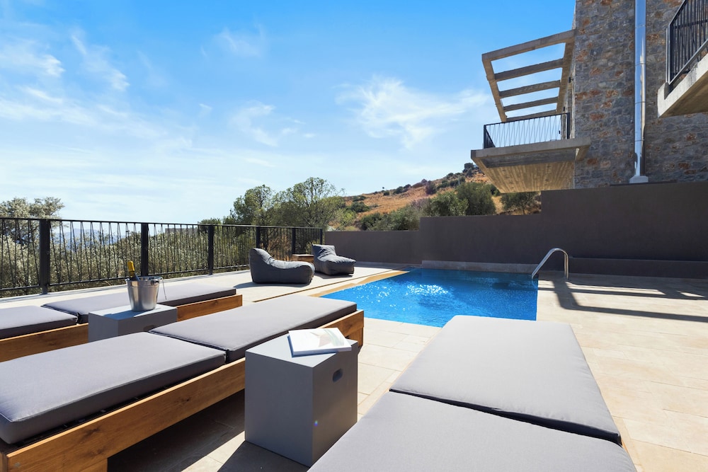 Petres Luxury Villas