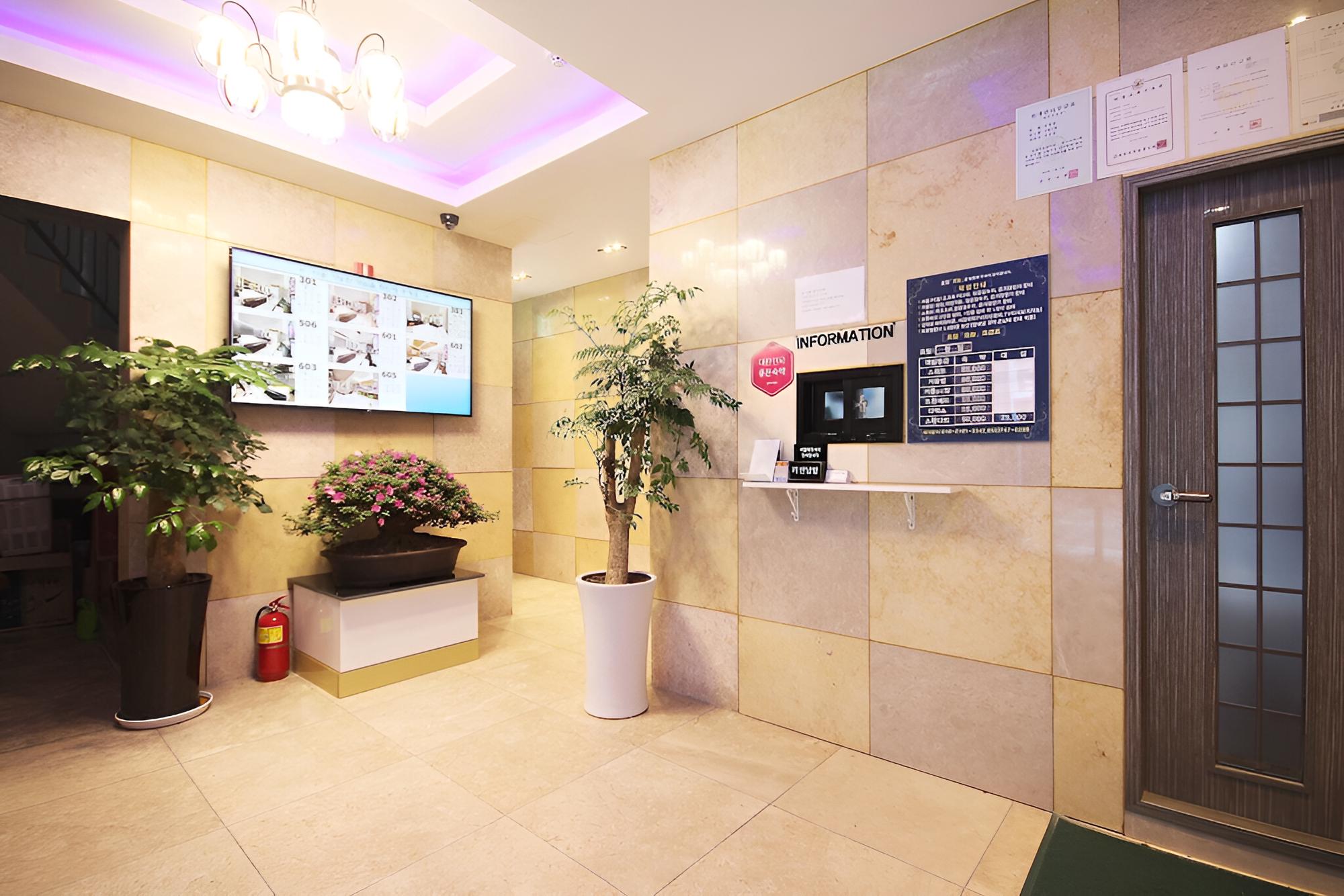 Jinju Hotel Oneul view 3