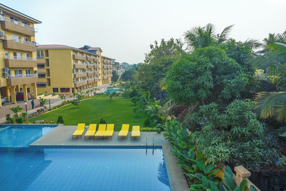 Alaya Stays Veera Marina 3 BHK Apartment