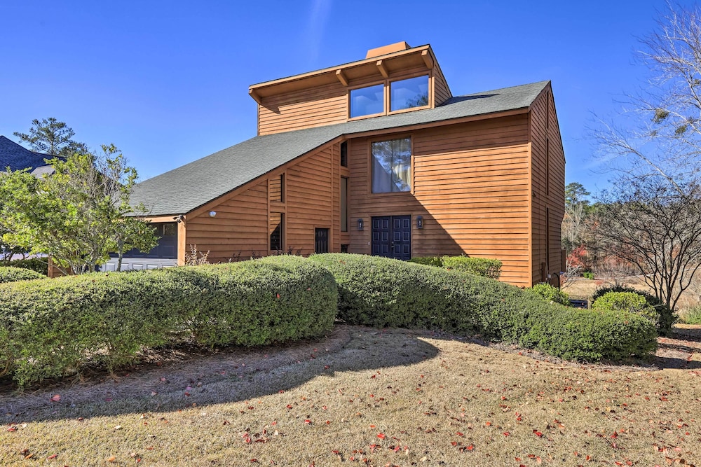 Lakefront Macon Getaway w/ Stunning Boathouse view 5