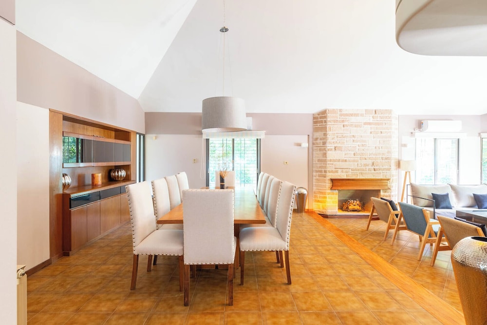 MOT Wine Country Mansion